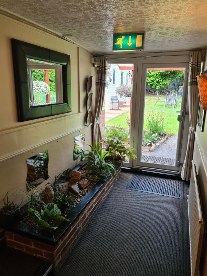 Tudor Lodge Hotel Nottingham Esterno foto